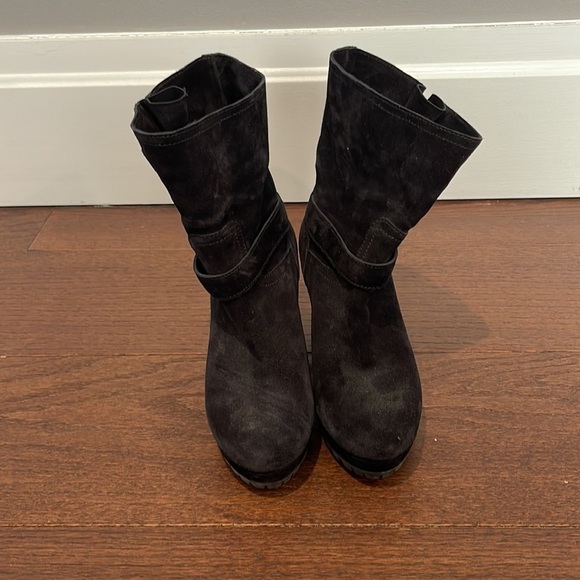 Prada Women’s Black Suede Wedge Boots Size 37/7 - Picture 2 of 7